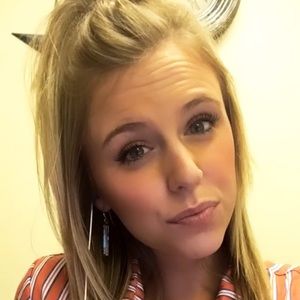 Meet your Posher, Bailey